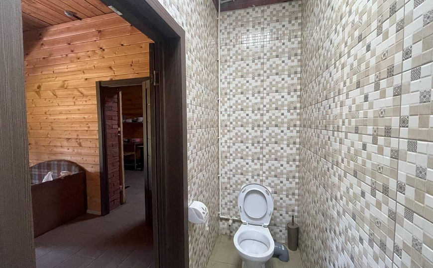 Продам два объекта общей площадью 271м² и земельным участком 30 соток в живописном месте фото