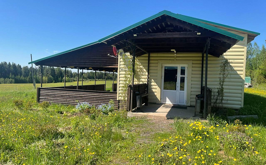 Продам два объекта общей площадью 271м² и земельным участком 30 соток в живописном месте фото