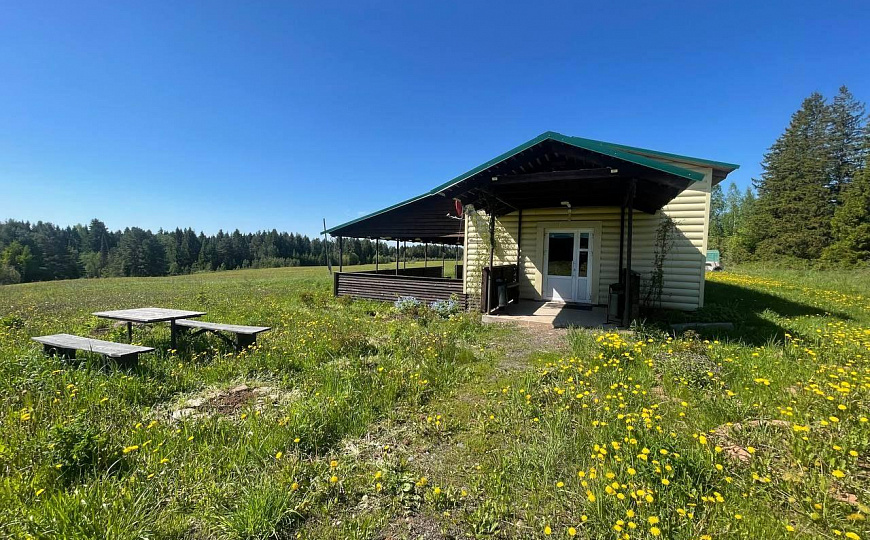 Продам два объекта общей площадью 271м² и земельным участком 30 соток в живописном месте фото