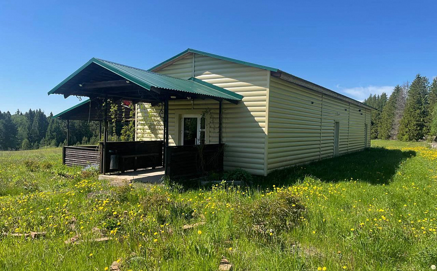 Продам два объекта общей площадью 271м² и земельным участком 30 соток в живописном месте фото