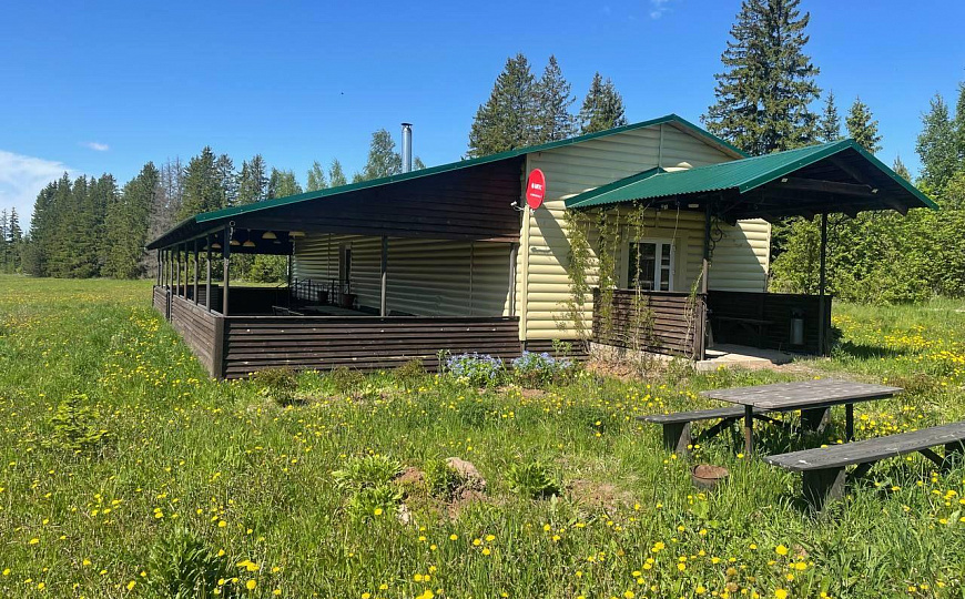 Продам два объекта общей площадью 271м² и земельным участком 30 соток в живописном месте фото