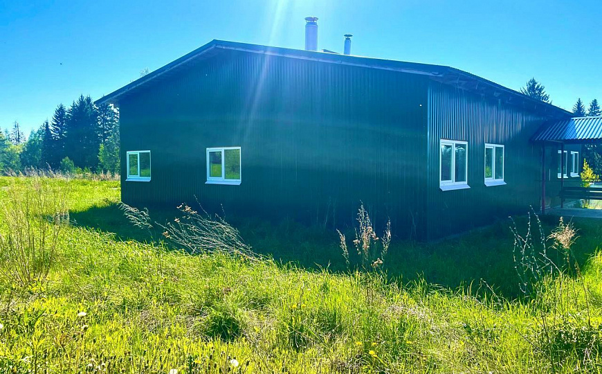 Продам два объекта общей площадью 271м² и земельным участком 30 соток в живописном месте фото