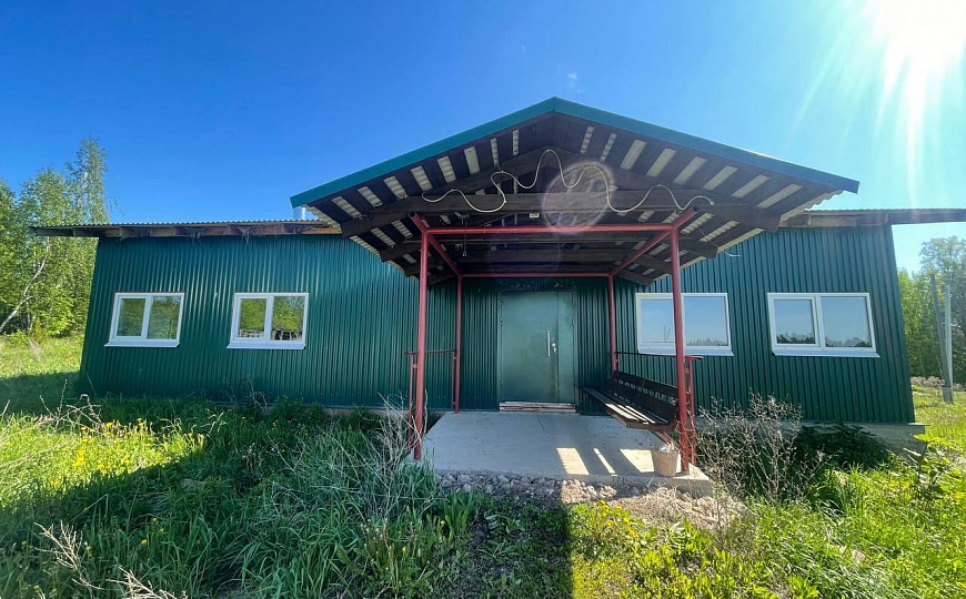 Продам два объекта общей площадью 271м² и земельным участком 30 соток в живописном месте фото