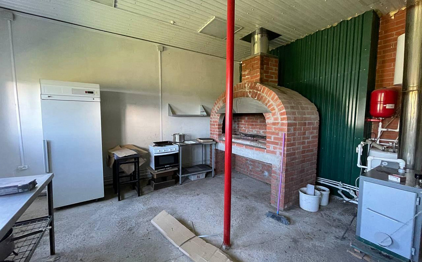 Продам два объекта общей площадью 271м² и земельным участком 30 соток в живописном месте фото