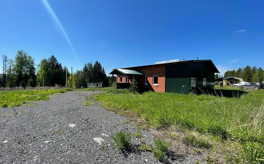 Продам два объекта общей площадью 271м² и земельным участком 30 соток в живописном месте фото