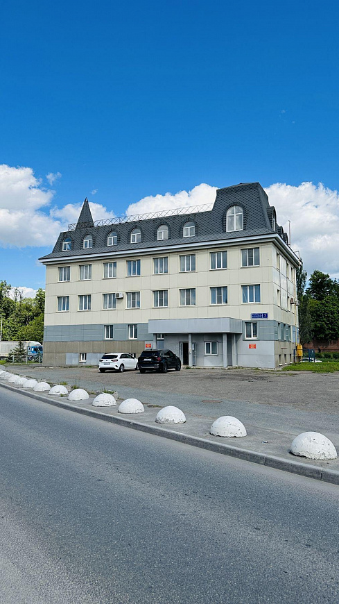 Продаю отдельно стоящее здание 1199.4м² с земельным участком в центре города  фото