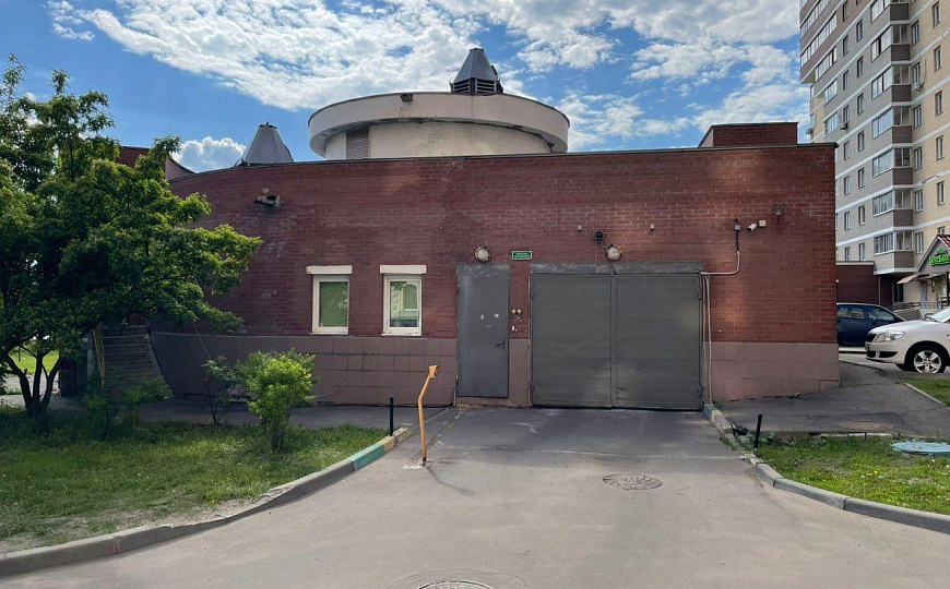 Паркинг из 4-х парковочных мест под любой вид деятельности 60 м.кв. фото