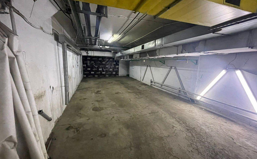 Паркинг из 4-х парковочных мест под любой вид деятельности 60 м.кв. фото