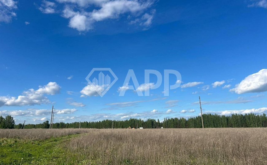 Продаю участок на первой линии трассы фото