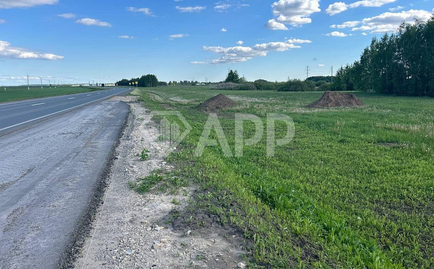 Продаю участок на первой линии трассы фото