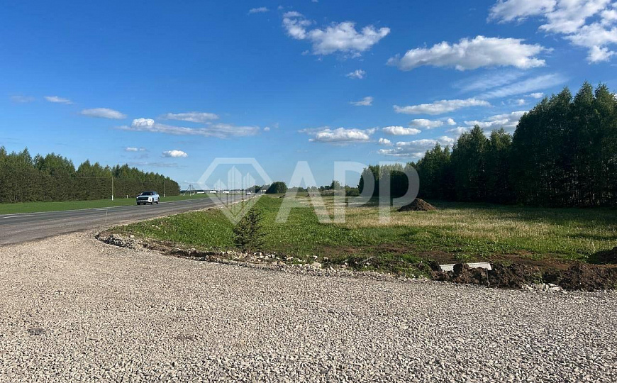 Продаю участок на первой линии трассы фото