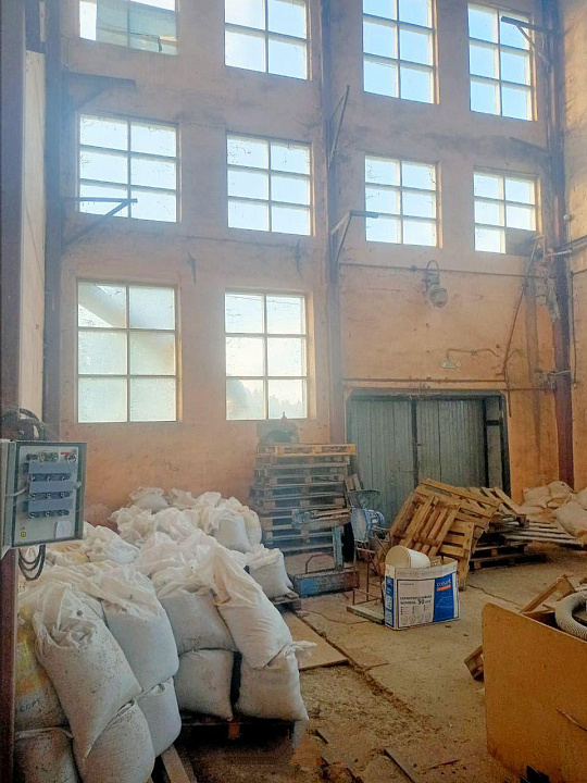 Складское помещение 895м² на земле 1Га фото