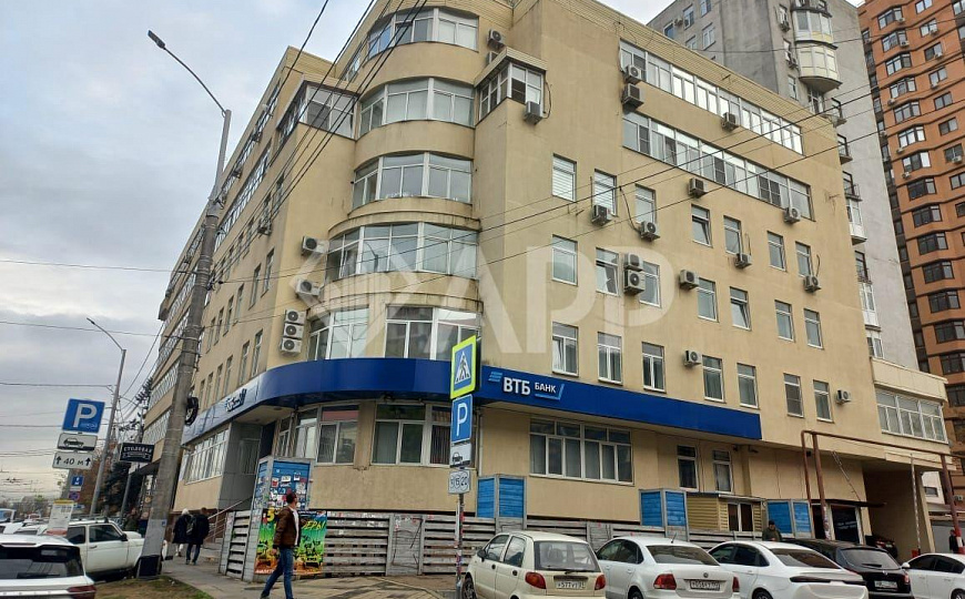 Продаю офис с арендаторами 360 м2 фото