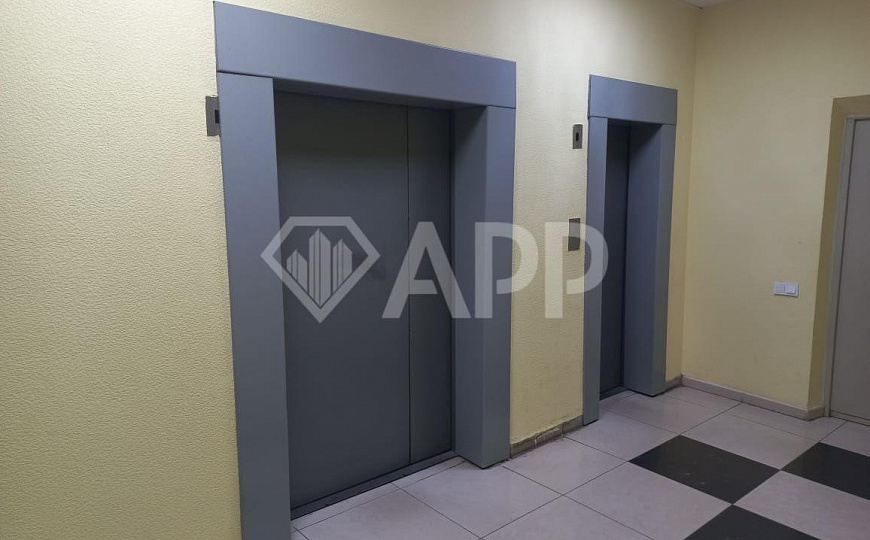 Продаю офис с арендаторами 360 м2 фото