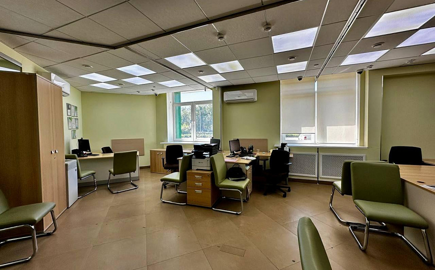 Аренда 272 м2 в новом здании в центре г.Новокуйбышевска фото