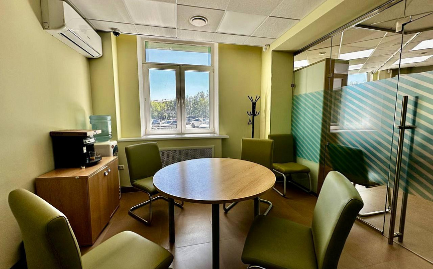 Аренда 272 м2 в новом здании в центре г.Новокуйбышевска фото