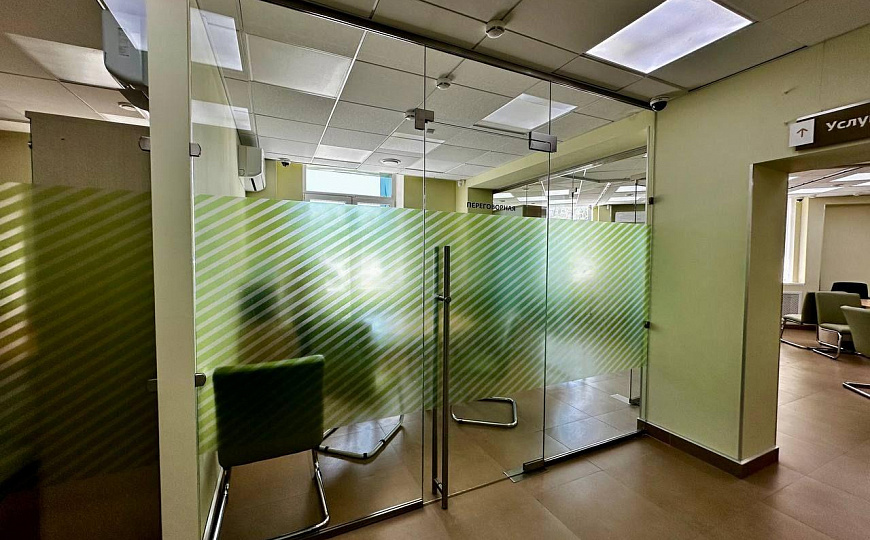 Аренда 272 м2 в новом здании в центре г.Новокуйбышевска фото