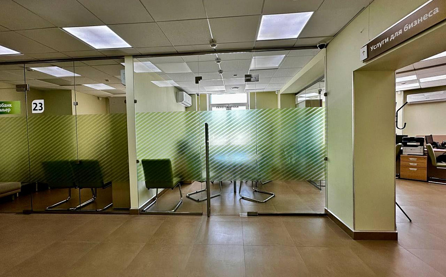 Аренда 272 м2 в новом здании в центре г.Новокуйбышевска фото