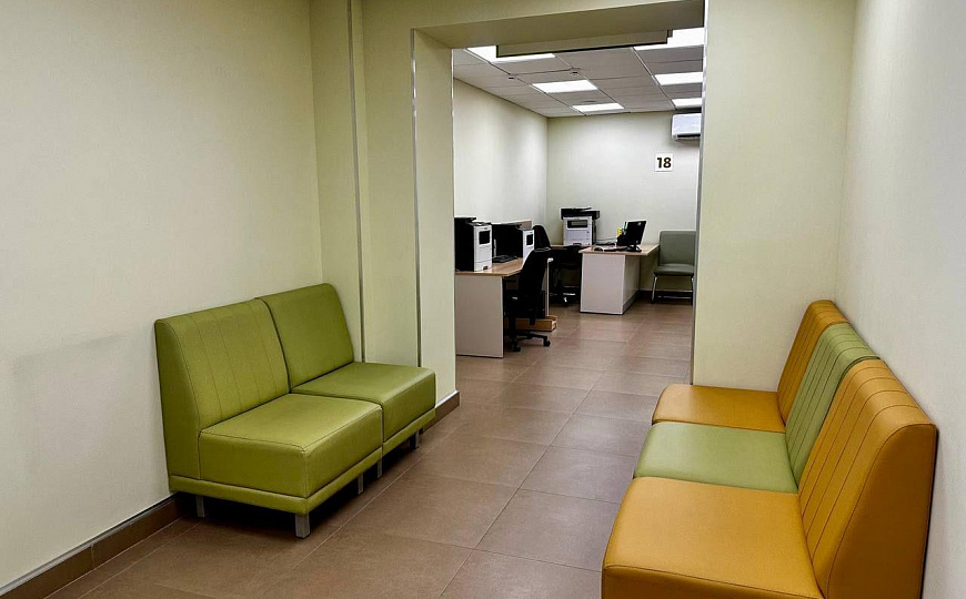 Аренда 272 м2 в новом здании в центре г.Новокуйбышевска фото