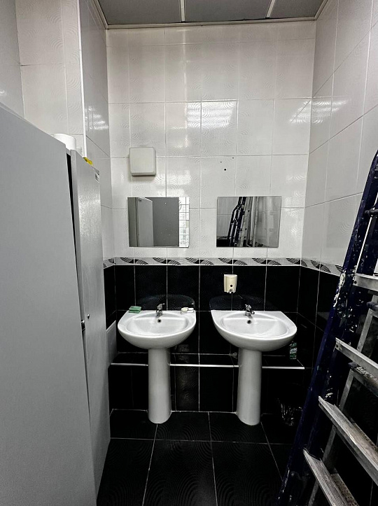 Аренда 272 м2 в новом здании в центре г.Новокуйбышевска фото