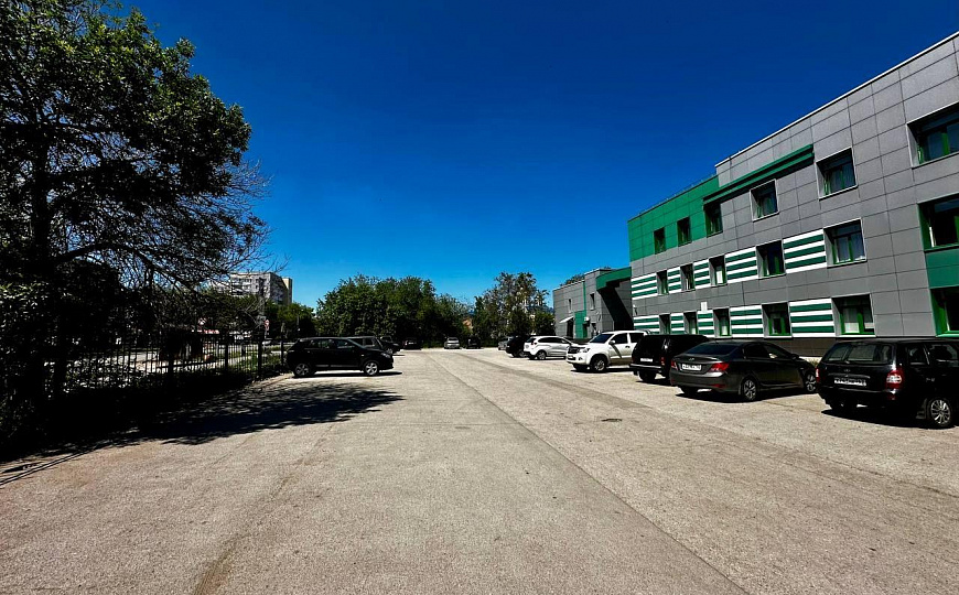 Аренда 272 м2 в новом здании в центре г.Новокуйбышевска фото