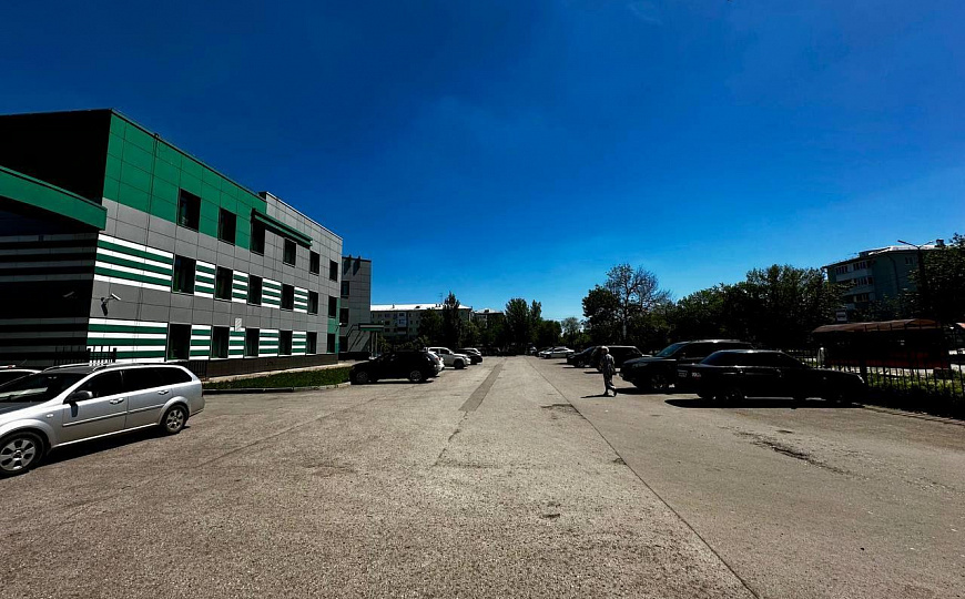 Аренда 272 м2 в новом здании в центре г.Новокуйбышевска фото