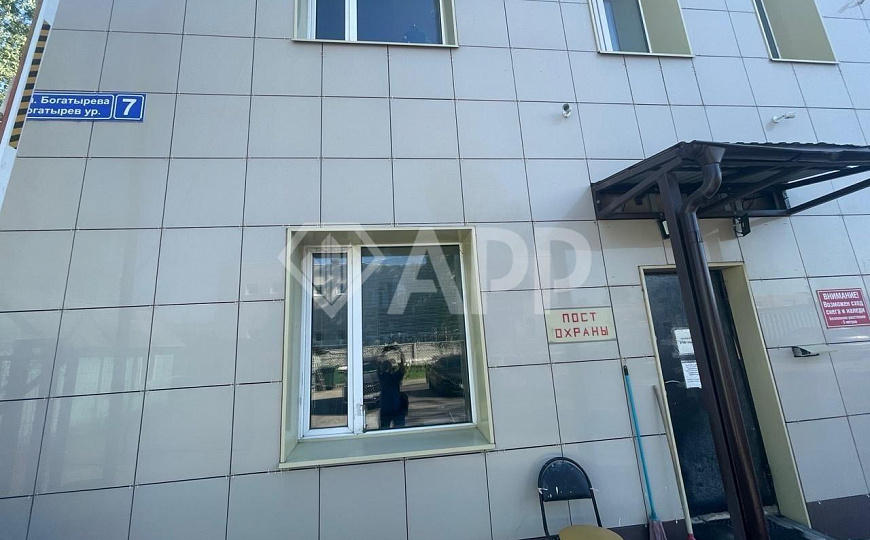 Офисы с парковкой и складскими помещениями. фото