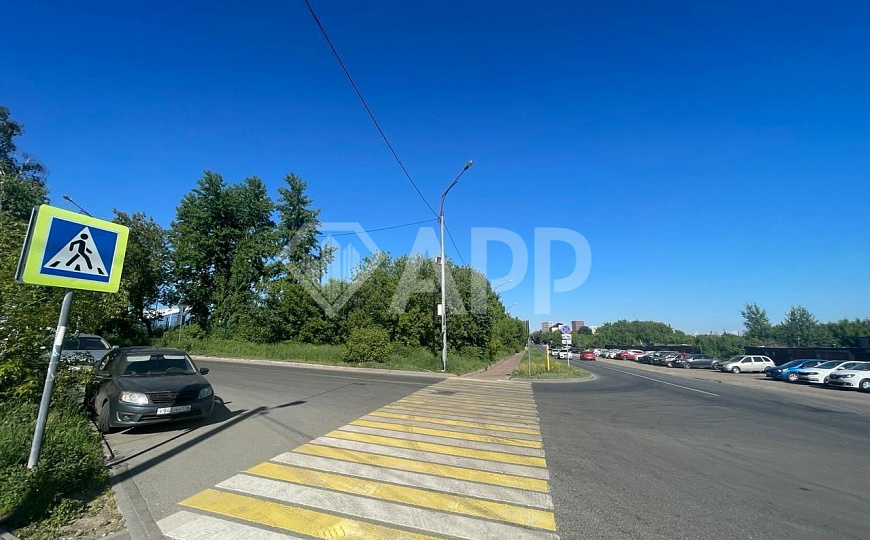 Земельный участок в городе. фото