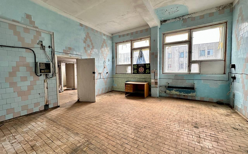 Производственно-складское помещение 687 м2 фото