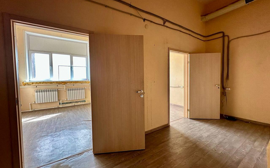 Производственно-складское помещение 687 м2 фото