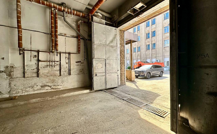 Производственно-складское помещение 687 м2 фото