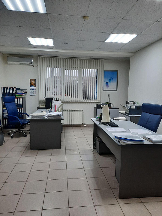 Торгово-офисные помещения, 2 400 м² фото