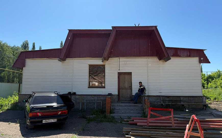 Коммерческое здание под ваш бизнес на красной линии фото