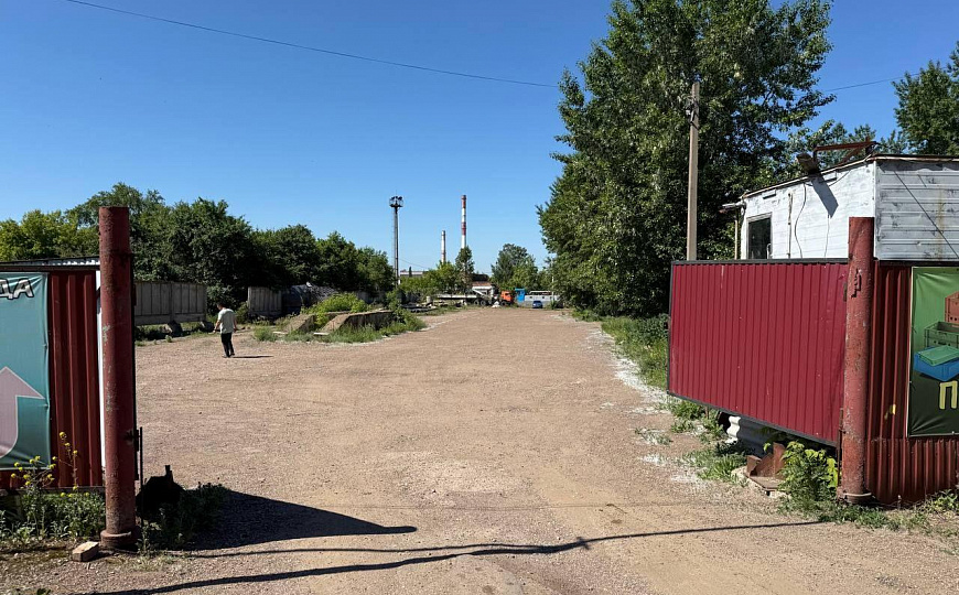 Коммерческое здание под ваш бизнес на красной линии фото