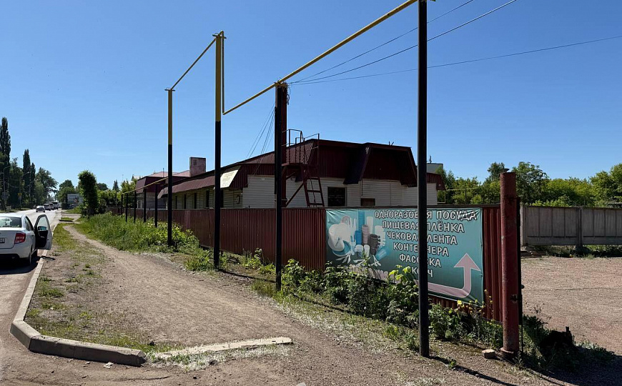 Коммерческое здание под ваш бизнес на красной линии фото