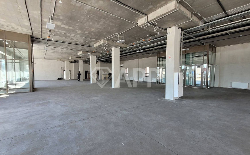 Сдам 387 м² первом этаже фото