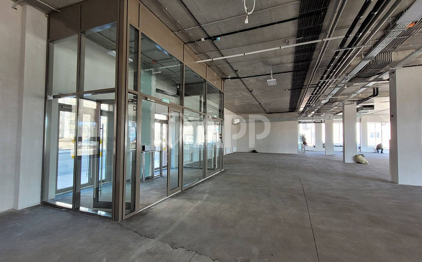 Сдам 387 м² первом этаже фото