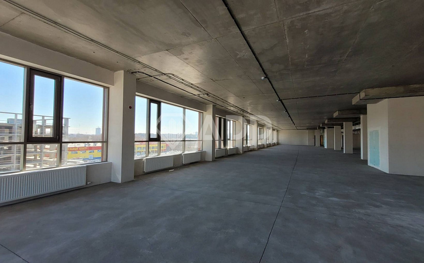 Сдам 387 м² первом этаже фото