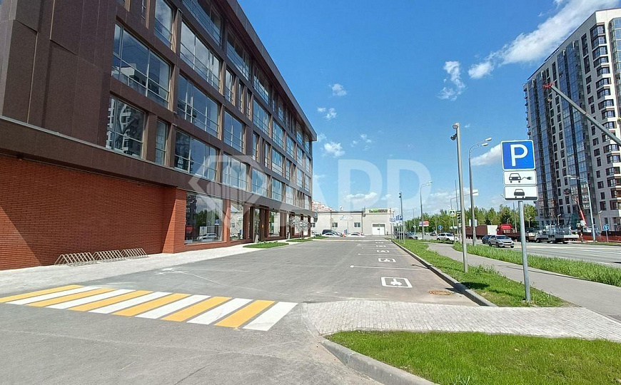 Сдам 387 м² первом этаже фото