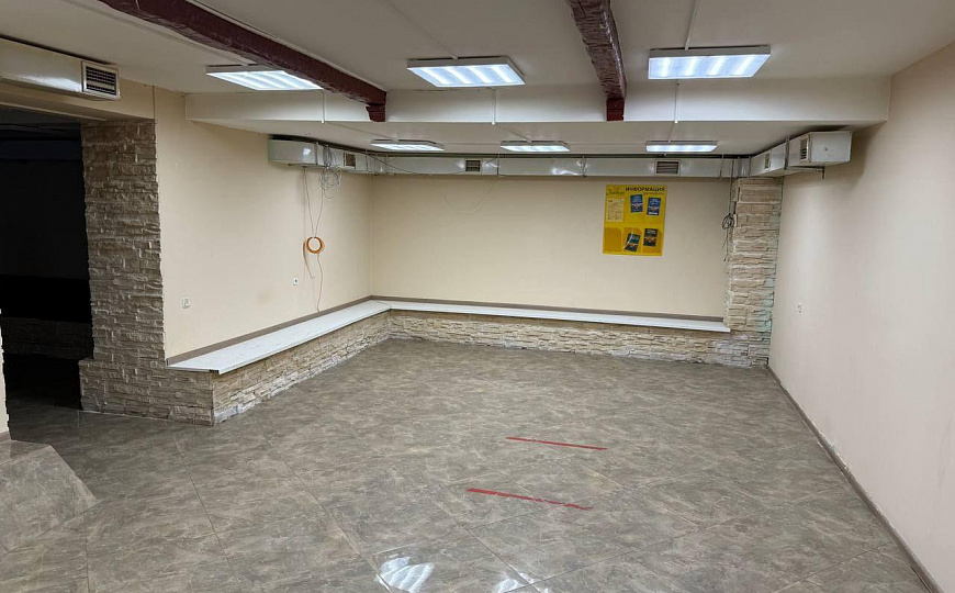 Помещение свободного назначения на красной линии фото