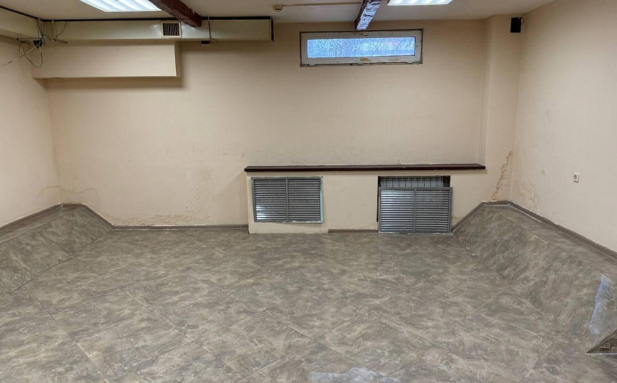 Помещение свободного назначения на красной линии фото