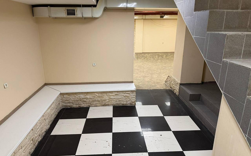 Помещение свободного назначения на красной линии фото