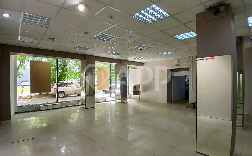 Отличное торговое помещение в центре района, высокий трафик . Отличное место для торговли фото