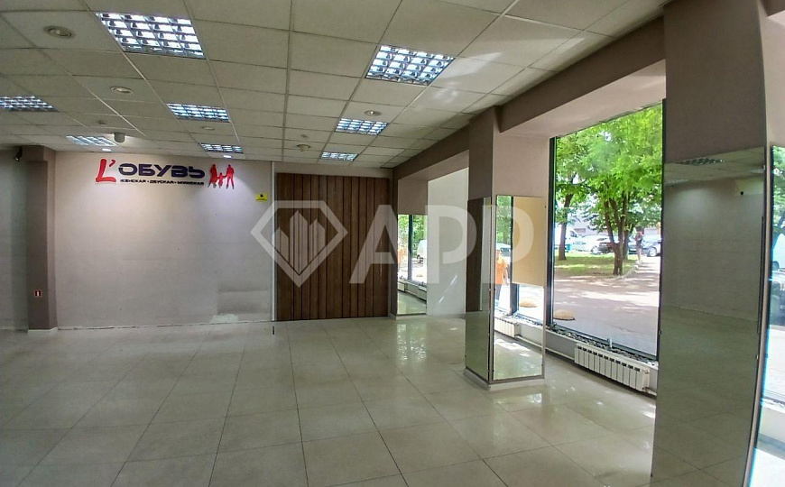 Отличное торговое помещение в центре района, высокий трафик . Отличное место для торговли фото