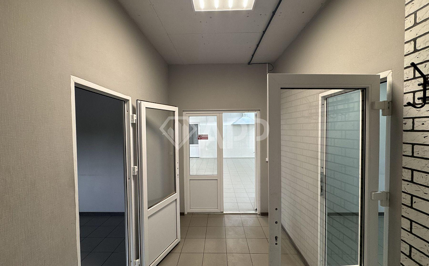 Перекресток/парковка/2входа/зона разгрузки/50квт фото