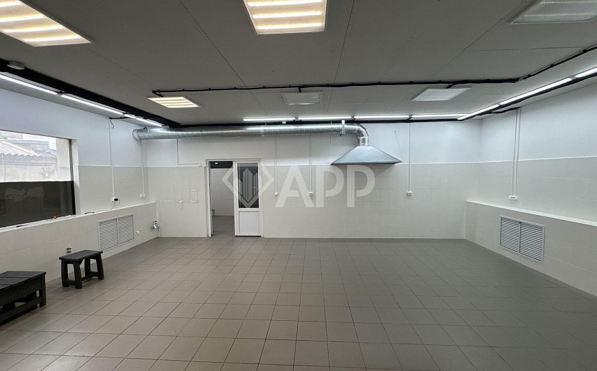 Перекресток/парковка/2входа/зона разгрузки/50квт фото