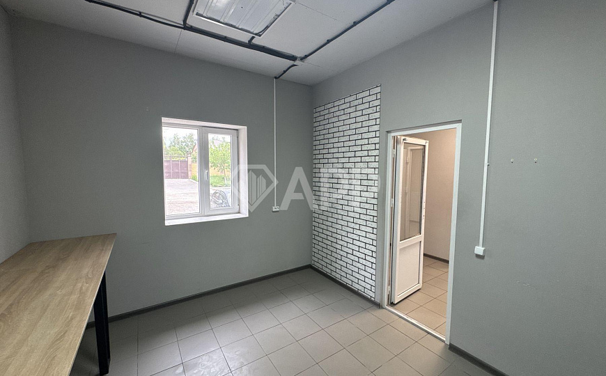 Перекресток/парковка/2входа/зона разгрузки/50квт фото