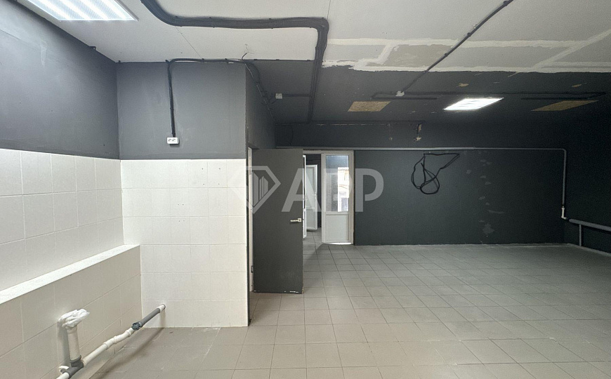 Перекресток/парковка/2входа/зона разгрузки/50квт фото