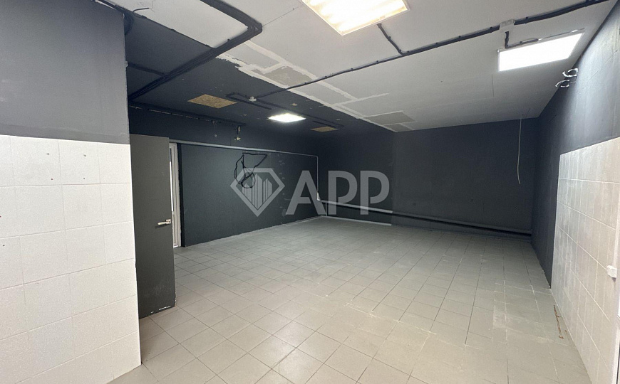 Перекресток/парковка/2входа/зона разгрузки/50квт фото