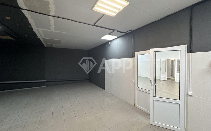 Перекресток/парковка/2входа/зона разгрузки/50квт фото